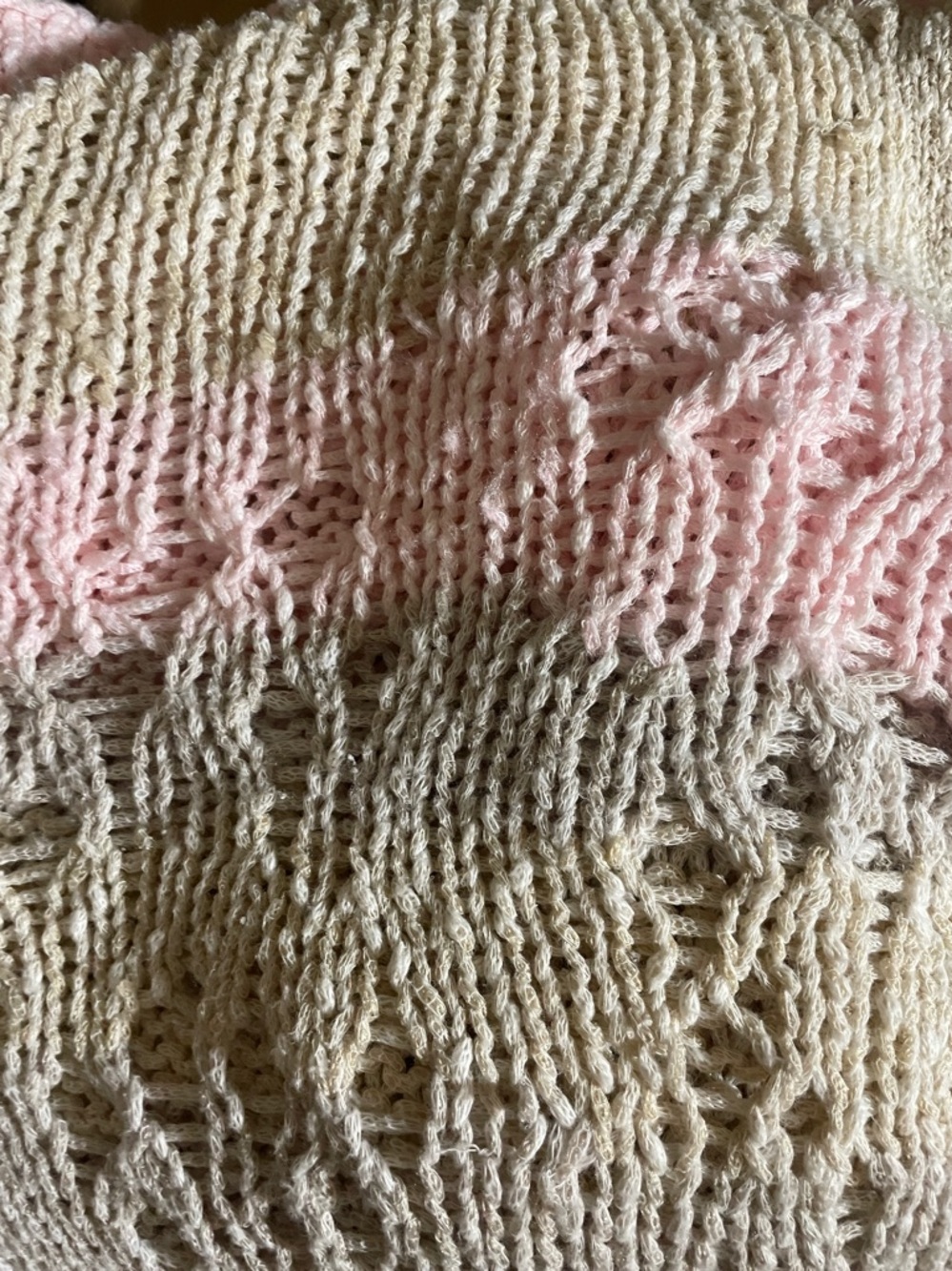 Beautiful Wild Fox Distressed Knitt Cardigan Wrap. - Picture 3 of 5